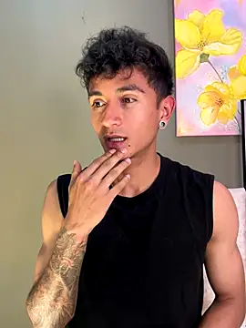 Snapshot of tank_steel chatting on 11/19/25, 02:33 tank steel online show from 11/19/25, 02:33