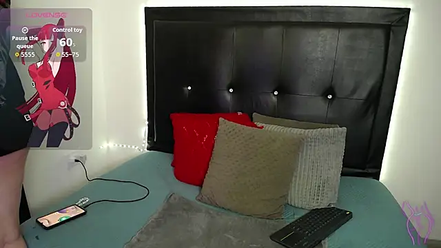 Snapshot of perla_stone_20 chatting on 06/25/26, 07:30 perla stone 20 online show from 06/25/26, 07:30