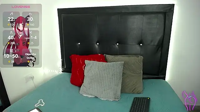 Snapshot of perla_stone_20 chatting on 06/17/26, 10:30 perla stone 20 online show from 06/17/26, 10:30
