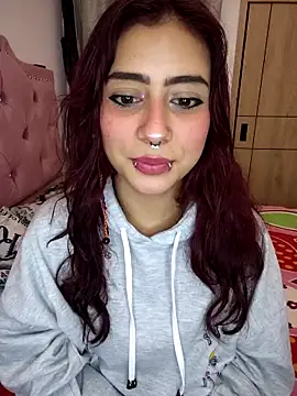 Snapshot of Sarah_Lark- chatting on 12/20/25, 01:19 Sarah Lark- online show from 12/20/25, 01:19