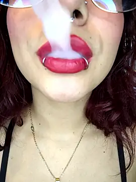 Snapshot of Sarah_Lark- chatting on 01/10/26, 01:56 Sarah Lark- online show from 01/10/26, 01:56