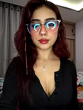 Snapshot of Sarah_Lark- chatting on 01/15/26, 01:09 Sarah Lark- online show from 01/15/26, 01:09