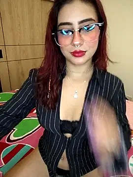 Sarah Lark- online show from 02/05/26, 01:12