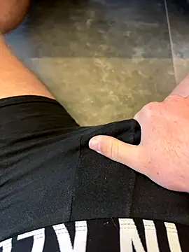 fra06  online show from 11/11/25, 08:20