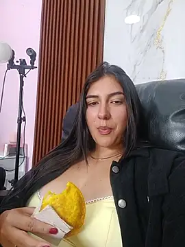 ViolettaWalton1 online show from 12/05/25, 07:23