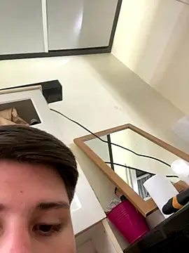 luisDi07 online show from 12/20/25, 07:17