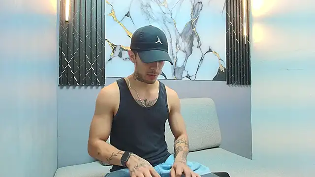 Snapshot of Aethon_noir chatting on 11/13/25, 08:13 Aethon noir online show from 11/13/25, 08:13