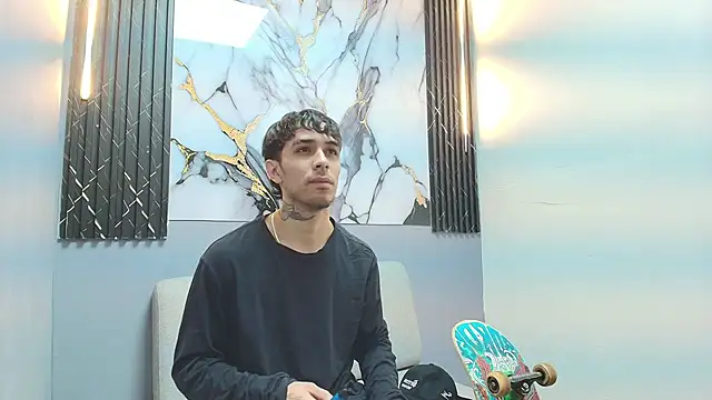 Snapshot of Aethon_noir chatting on 11/15/25, 03:21 Aethon noir online show from 11/15/25, 03:21