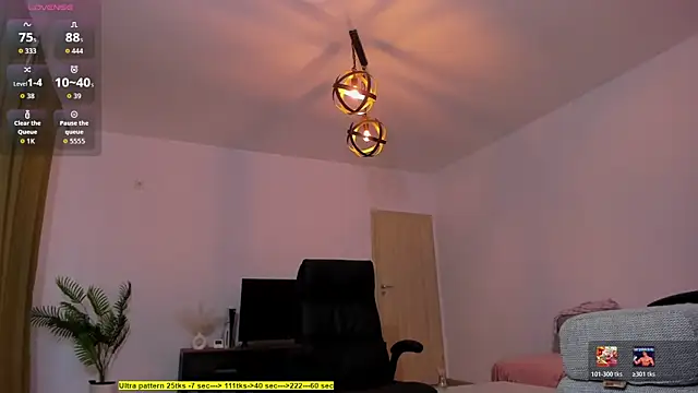 Snapshot of foxx_giirl chatting on 07/11/26, 04:35 foxx giirl online show from 07/11/26, 04:35