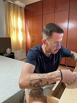 Snapshot of Lucasjandre chatting on 04/12/26, 11:35 Lucasjandre online show from 04/12/26, 11:35