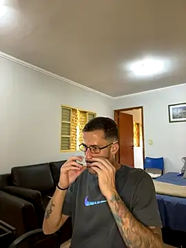 Lucasjandre online show from 12/05/25, 12:48