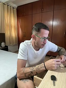 Snapshot of Lucasjandre chatting on 04/04/26, 11:17 Lucasjandre online show from 04/04/26, 11:17