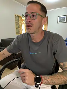 Snapshot of Lucasjandre chatting on 03/26/26, 02:04 Lucasjandre online show from 03/26/26, 02:04