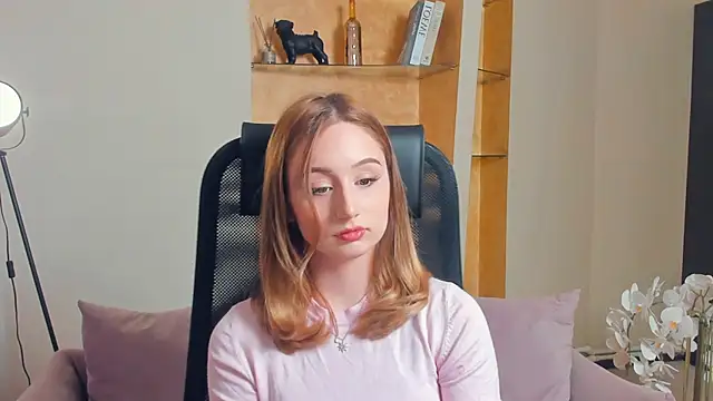 ReinaHenslin online show from 11/11/25, 08:31