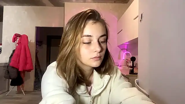 GeralynChiszar online show from 11/19/25, 08:31