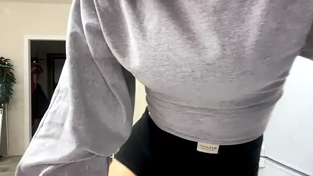 GeralynChiszar online show from 12/19/25, 05:10