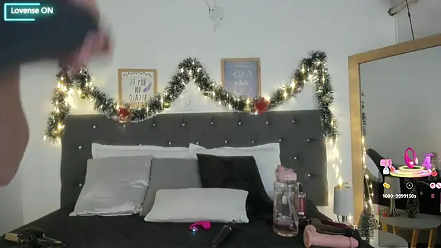 Sara puertaa  online show from 12/03/25, 05:12