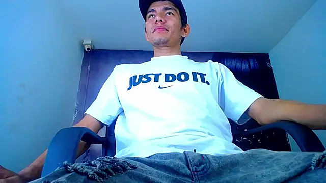 DOMINIT HOTS7 online show from 11/11/25, 01:55