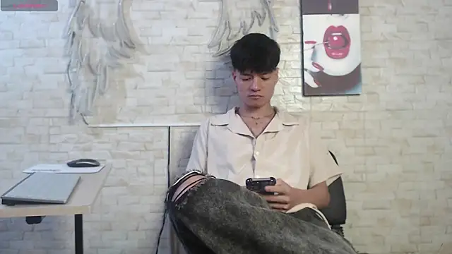 axel milo kairo and noa online show from 02/25/26, 03:23