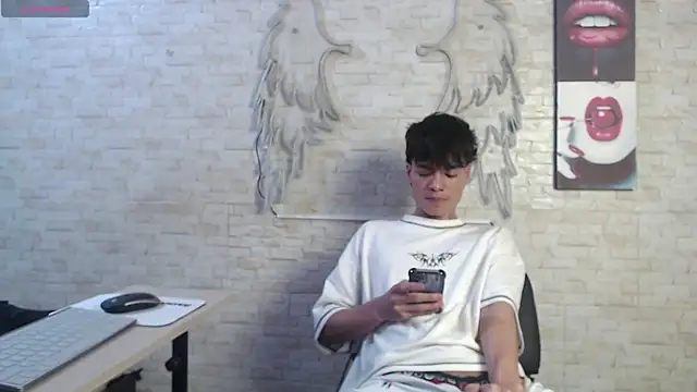 axel milo kairo and noa online show from 02/11/26, 06:19