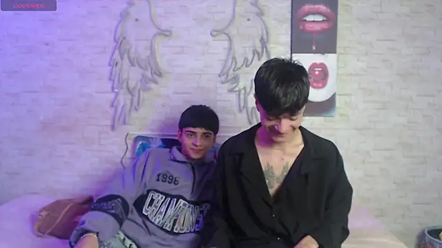 axel milo kairo and noa online show from 12/19/25, 03:36