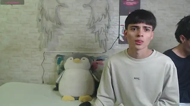 axel milo kairo and noa online show from 01/13/26, 01:48