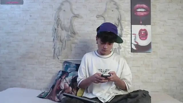 axel milo kairo and noa online show from 02/13/26, 03:01