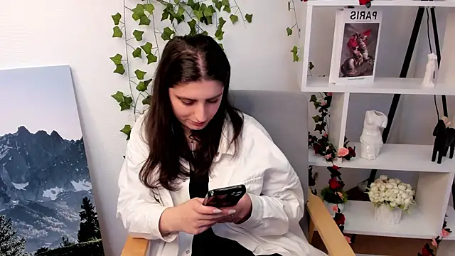 MikaClausing online show from 11/11/25, 07:25