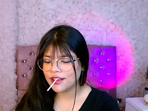 chloe parkeer online show from 11/10/25, 08:58