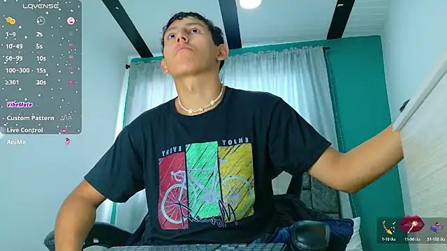 FelipeGonzalezz online show from 12/05/25, 12:37