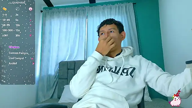 FelipeGonzalezz online show from 12/04/25, 12:37