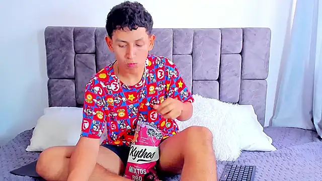 FelipeGonzalezz online show from 11/11/25, 07:08