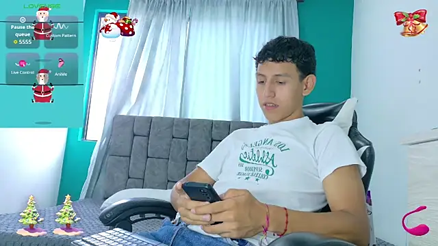 FelipeGonzalezz online show from 11/28/25, 02:17