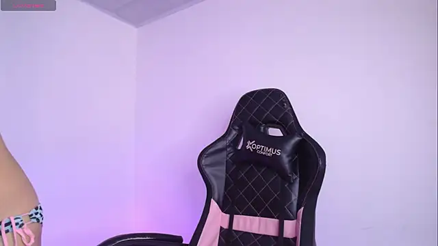 Snapshot of Millie_bobby chatting on 02/10/26, 05:45 Millie bobby online show from 02/10/26, 05:45