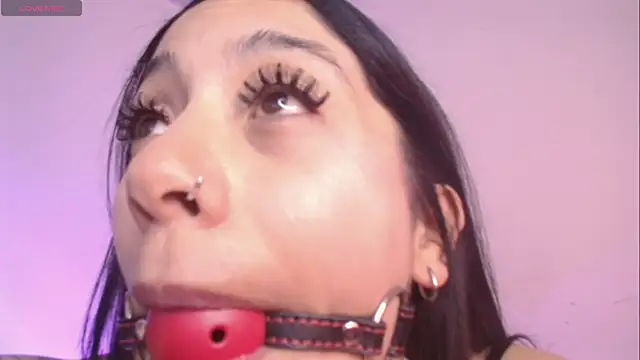 Millie bobby online show from 04/18/26, 07:07