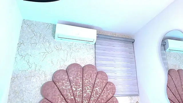 mia fontana  online show from 11/21/25, 11:53