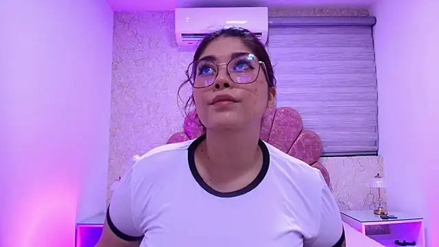 mia fontana  online show from 12/03/25, 11:53