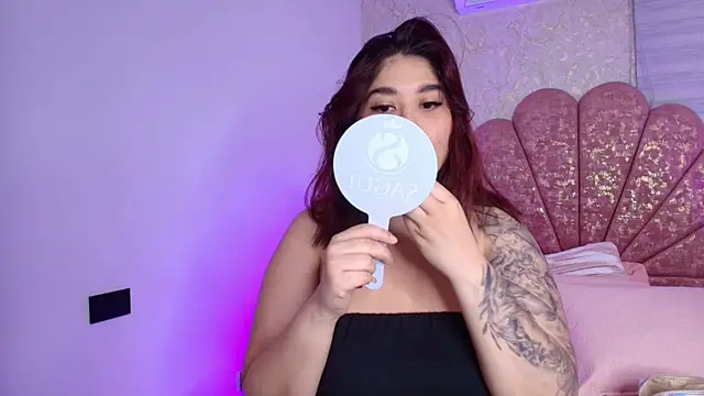 mia fontana  online show from 11/28/25, 12:27