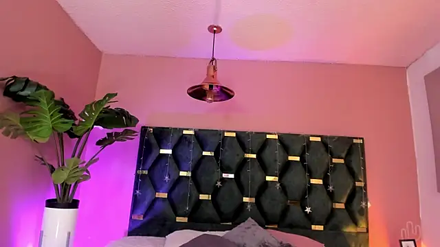 Velvet Dreamss online show from 04/28/26, 12:09