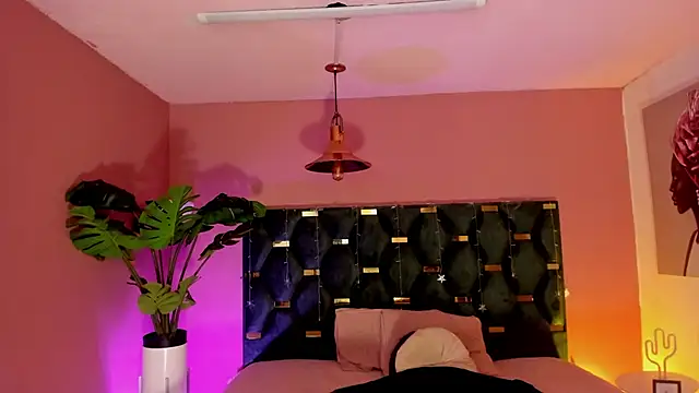 Velvet Dreamss online show from 03/25/26, 12:15