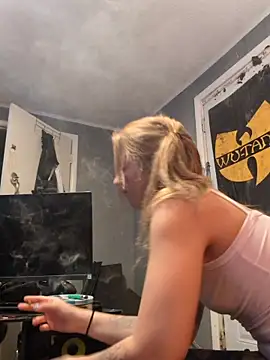 sexxxilexxxi44 online show from 05/16/26, 06:12