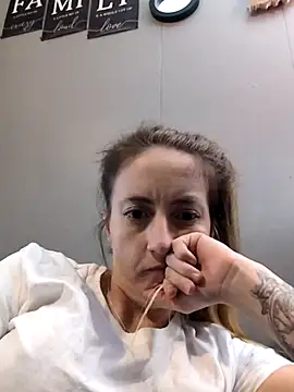 Snapshot of sexxxilexxxi44 chatting on 11/24/25, 08:53 sexxxilexxxi44 online show from 11/24/25, 08:53