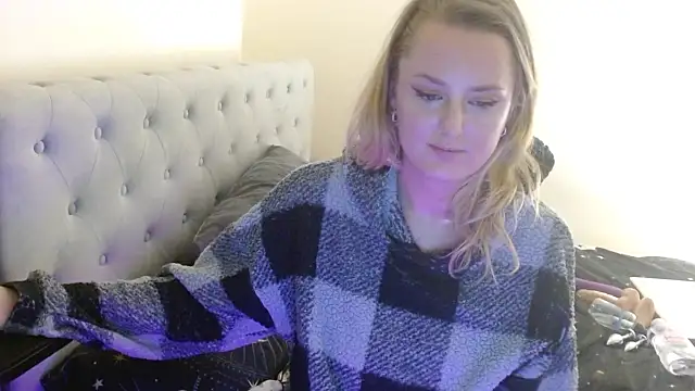 Snapshot of Tatted_emi chatting on 02/10/26, 06:51 Tatted emi online show from 02/10/26, 06:51