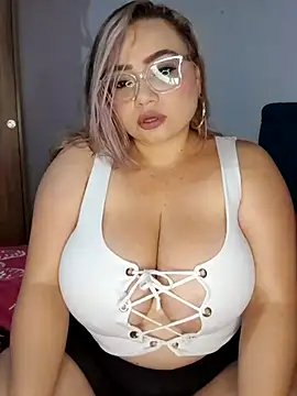 Amber bunnyx01 online show from 11/29/25, 04:45