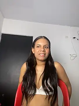 Snapshot of lineichun1708 chatting on 11/13/25, 03:43 lineichun1708 online show from 11/13/25, 03:43