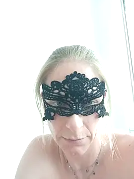 Snapshot of MelleEloa chatting on 05/02/26, 12:10 MelleEloa online show from 05/02/26, 12:10