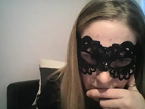 MelleEloa online show from 12/05/25, 03:54