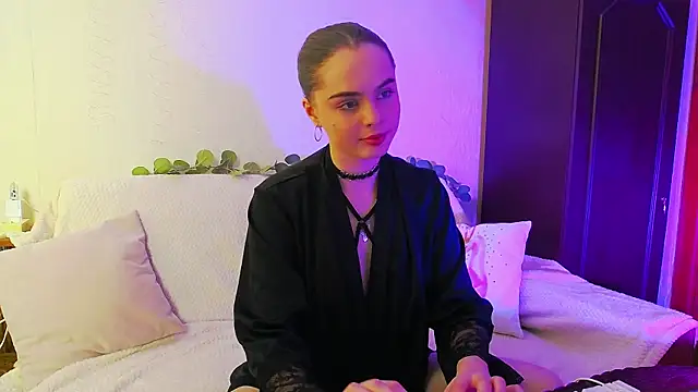 Snapshot of AlicaLOVEalisa777 chatting on 12/19/25, 03:03 AlicaLOVEalisa777 online show from 12/19/25, 03:03