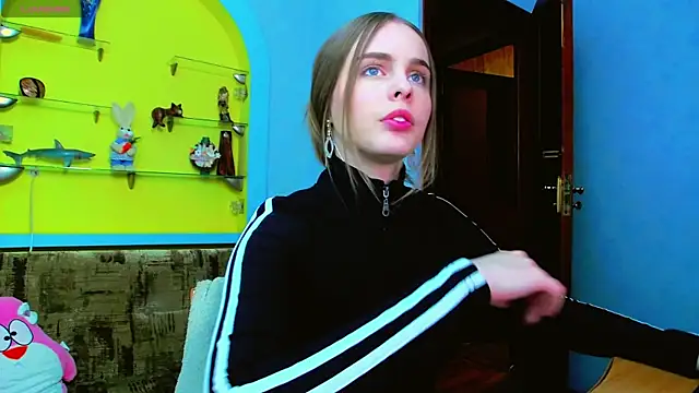 AlicaLOVEalisa777 online show from 04/14/26, 06:24