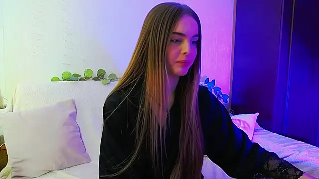 Snapshot of AlicaLOVEalisa777 chatting on 12/21/25, 01:57 AlicaLOVEalisa777 online show from 12/21/25, 01:57